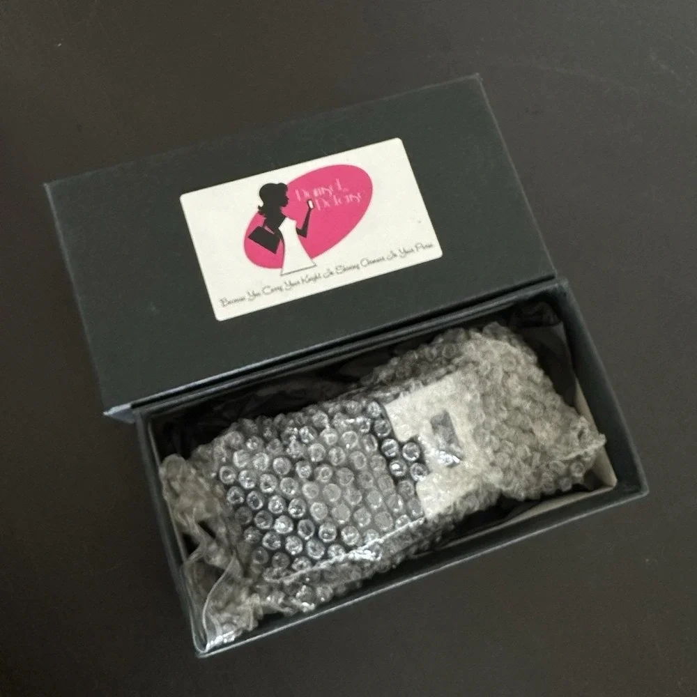NEW Damsel In Distress Women's Alarm Alert Doorstop Break‎ In Prevention Battery